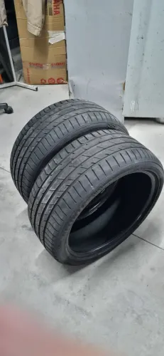 Par de Pneus Delinte Ds7 Sport medida 235/40r18 