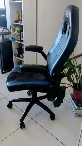 Vende-se Cadeira Gamer usada