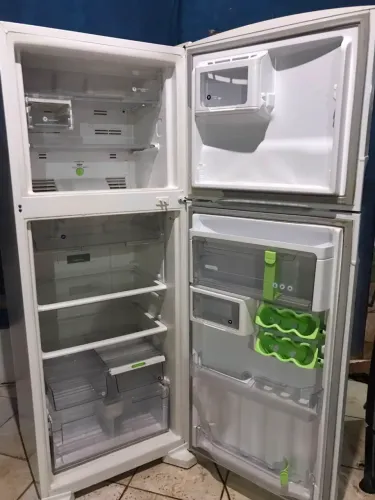 Geladeira dúplex cônsul frost free. $880