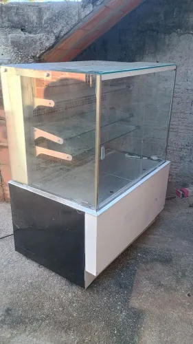 Balcão gelando e bom estado. Só conferir..