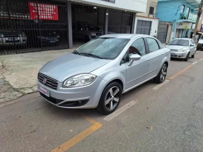Fiat Linea Essence 1.8 Flex 16V 4P 2015