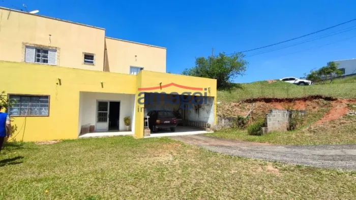 Sobrado em Jacareí, no bairro Condomínio Parque Vale dos Lagos, à venda.
