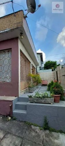 VENDO ÓTIMA CASA COM 5 QUARTOS NO BAIRRO DE CASA AMARELA / RECIFE