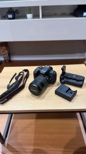 Canon T7i + lente 135