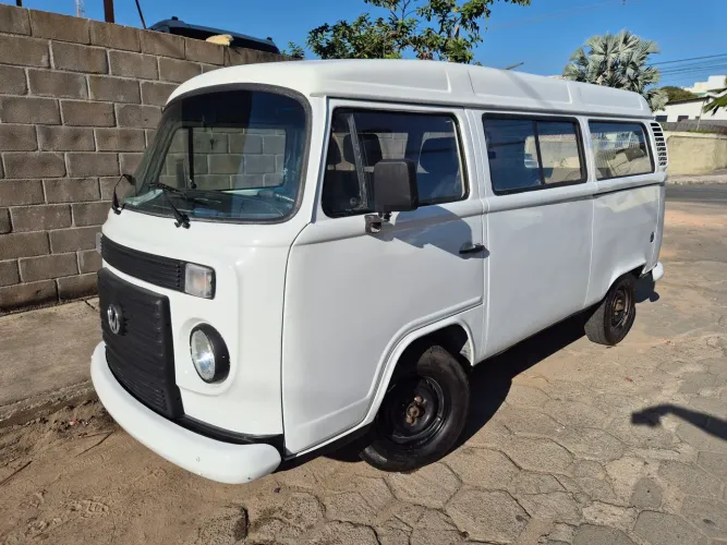 Volkswagen Kombi Standard 1.4 MI Total Flex 8V 2012