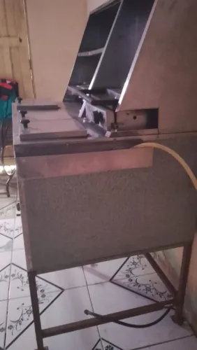 Carrinho de cachorro quente.todo de alumínio  completo 
