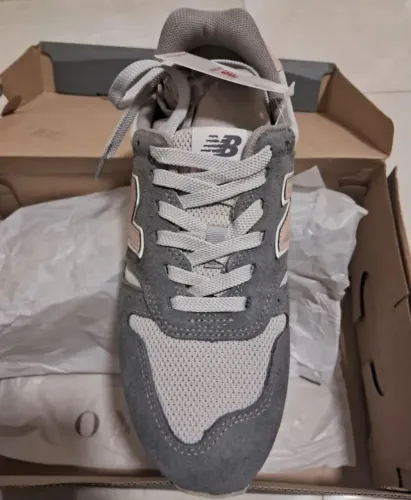 Tênis New Balance 373 em couro ORIGINAL número 38 NOVO NUNCA USADO NA CAIXA!