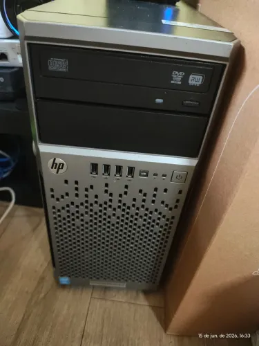 Servidor HP ML 320e Gen8 - Com Defeito