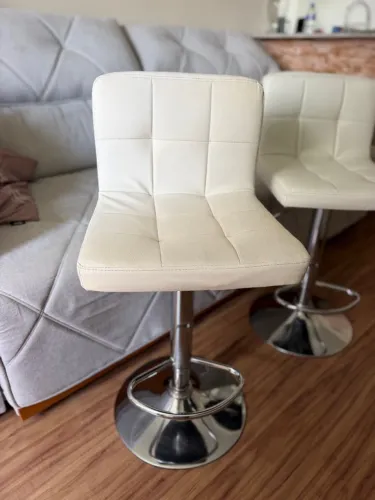banqueta modelo Gomos Confort branca