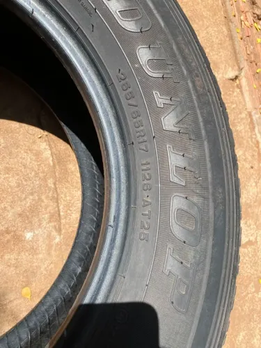 Vendo pneus marca Dunlop aro 17 usados mas em bom estado