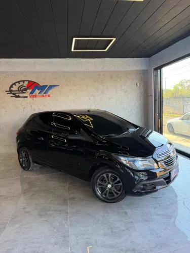 Chevrolet Onix Hatch LT 1.4 8V Flex Power Mec. 4P 2013