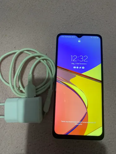 Vendo celular Samsung A12 64 gigas