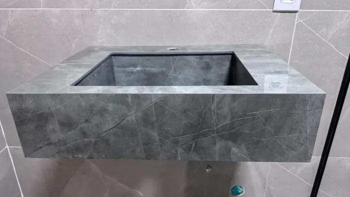 Bancada Suspensa para Banheiro com Cuba em Porcelanato - Nova