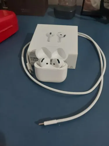 Air pods 4