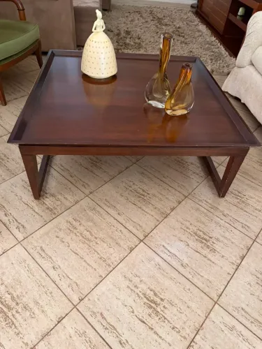 Mesa de centro em madeira