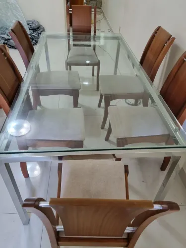 MESA EM VIDRO COM 6 CADEIRAS