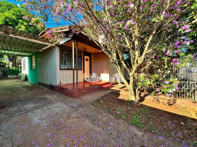 Casa com 3 Quartos para alugar, 100 m² por R$ 1.050/mês - Califórnia - Londrina/PR