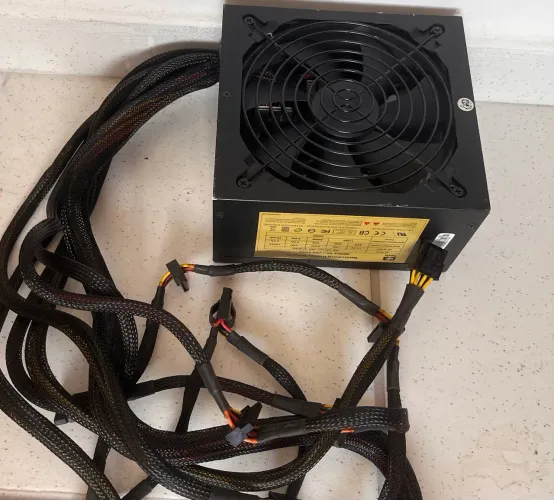 Vendo fonte real 650w para pc
