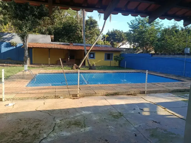 Imóvel para aluguel possui 150 metros quadrados com 4 quartos