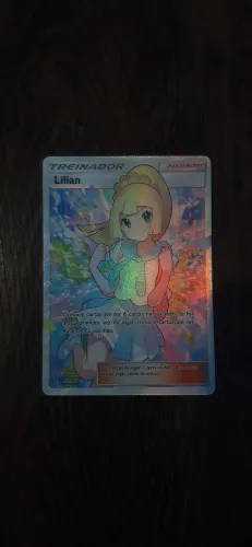 Lílian 151/156 Ultra Rare Full Art - Sol & Lua Ultra Prism (português)