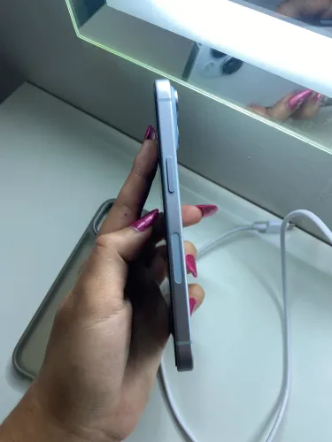 iPhone 15 128gb bateria 87%