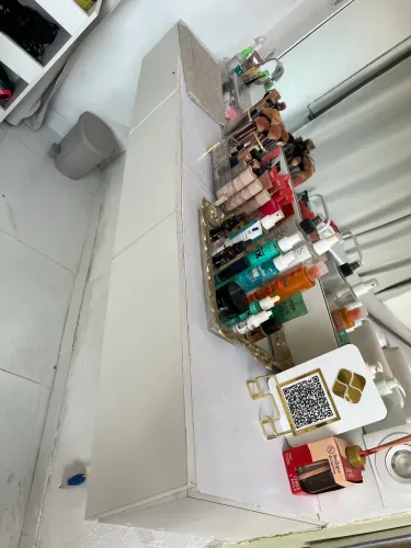 Vendo bancada, cadeira de salão e cadeira 