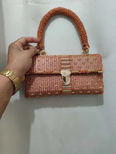 Lindas bolsas em crochê, fio naltico e fio de malha de 1° Qualidade
