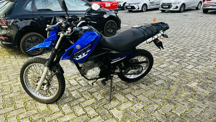 Crosser 2019 bem conservada