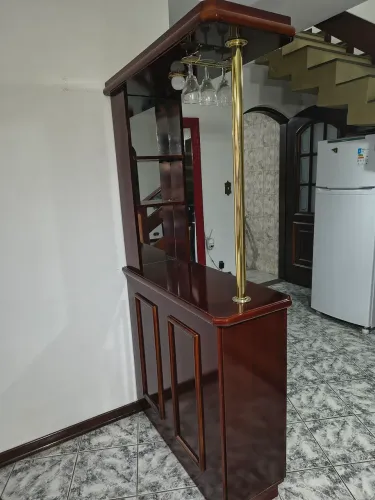 Barzinho de Sala em madeira