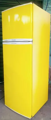 VENDO UMA GELADEIRA ELECTROLUX DC36 ENVELOPADA
