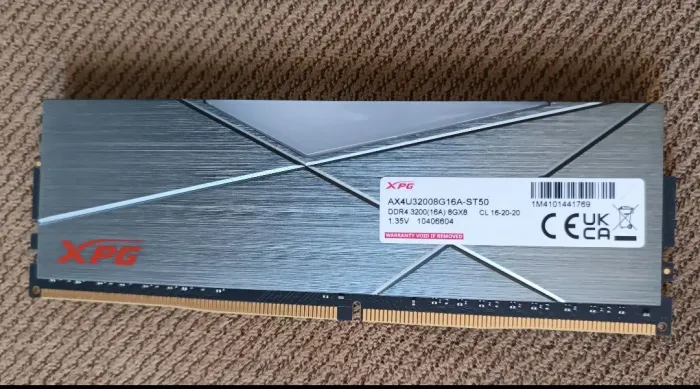 Vendo 3 pentes de memória DDR4