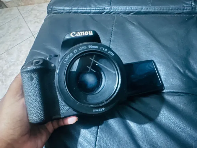 Câmera Canon T5i - Excelente para iniciantes e eventos!