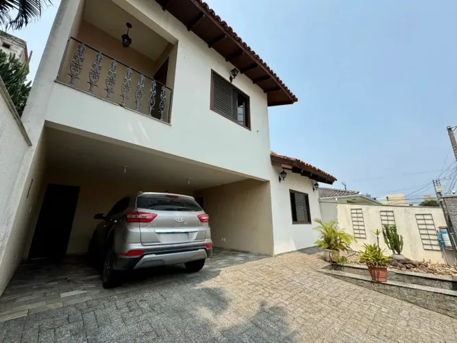 Casa com 04 dormitórios no Balneário Estreito.