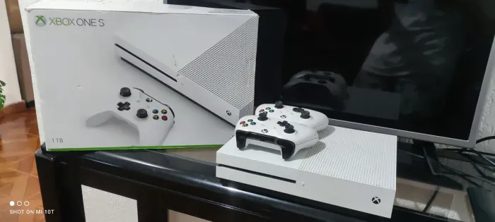 Xbox One S R$950,00