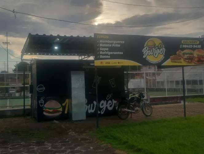 Vende-se ponto com trailer e cobertura