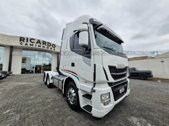 Iveco Hiway 2022 6x2 Teto alto completo