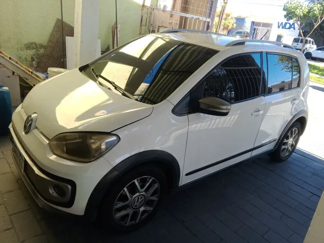 Volkswagen Up! Cross 1.0 TSI Total Flex 12V 5P 2016