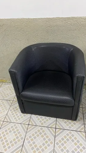 Poltrona Decorativa para Sala ou Recepção - Cor Preta