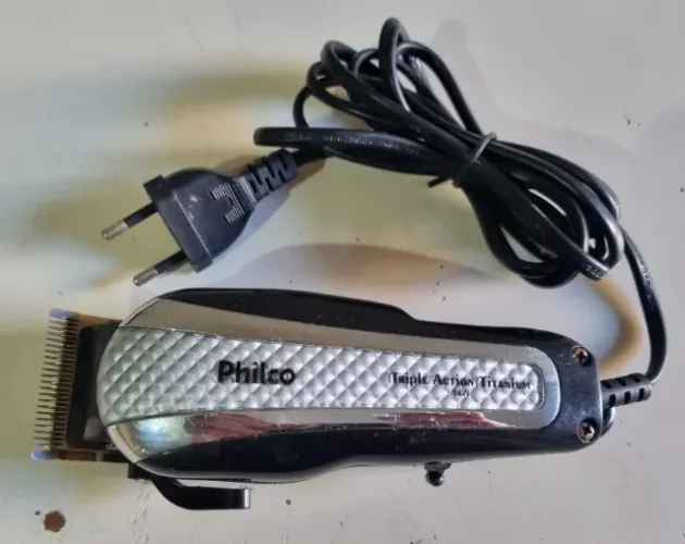 VENDO MAQUINA DE CORTAR CABELO PHILCO USADA DE 110V