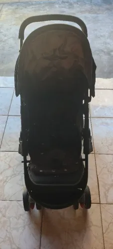 Carrinho de Bebê + Bebê Conforto - Completo e Conservado