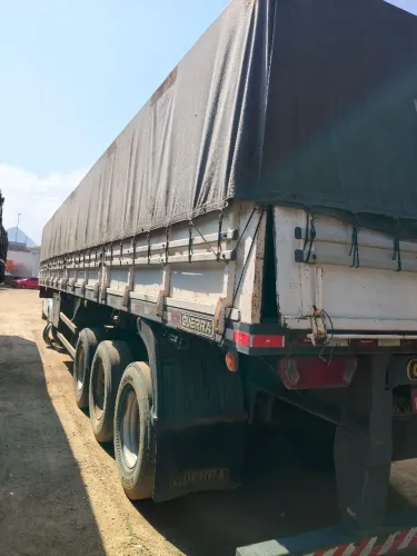 Vendo tampas de graneleiro guerra 2013 por 4 mil