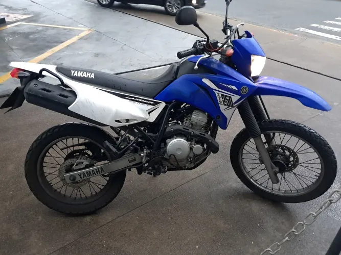 XTZ 250 Lander 2015 único dono