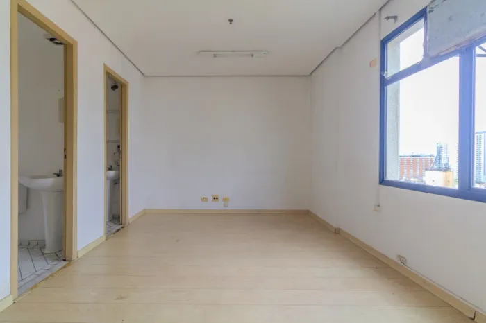 Sala comercial na Largo Padre Péricles, 145 - SALA 122 33 m²