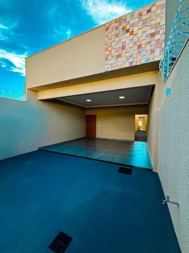 Casa 3 Q sendo 1 suite localizada no bairro de Lourdes Anápolis -GO