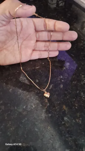 Vendo cordão de ouro 18 k feminino perfeitamente para usar para ocasiões especiais