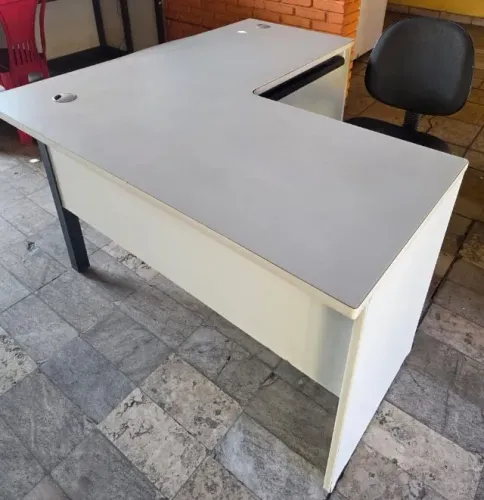 MESA ESTAÇÃO DE TRABALHO EM L - 3 GAVETAS