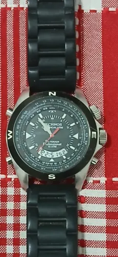 Relógio Technos Chronoalarm Skydiver Professional 15ATM