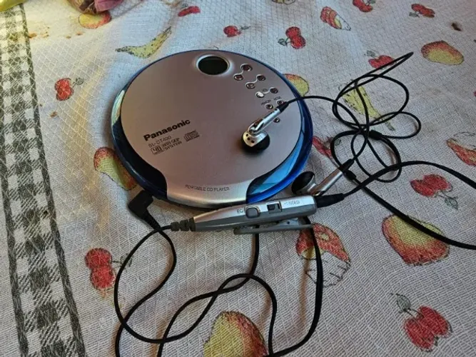 CD Player Portátil Panasonic + Autofalante portátil Sony
