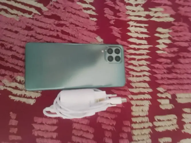 Celular Samsung Galaxy M 53 5 g 128 gb cor verde água lindo detalhe umas trinca de leve 