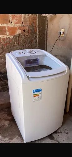 Vendo máquina de lavar roupa.